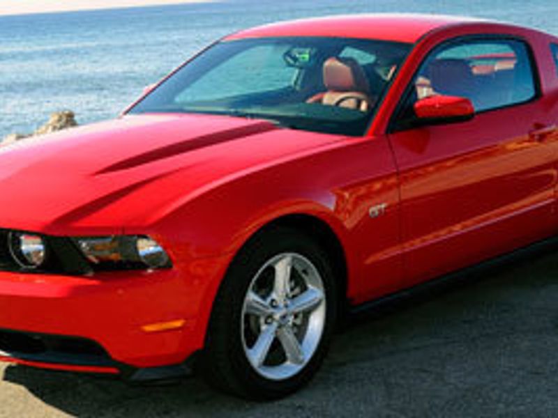 Used 2010 Ford Mustang GT image 1