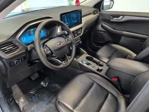 Used 2024 Ford Escape Platinum image 10