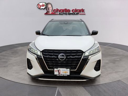 Used 2023 Nissan Kicks SR w/ SR Premium Package image 8