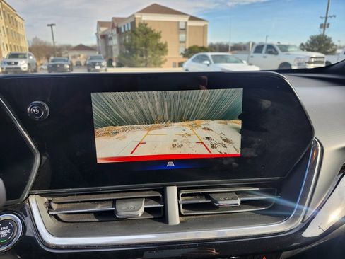 Used 2024 Chevrolet Trax RS image 18