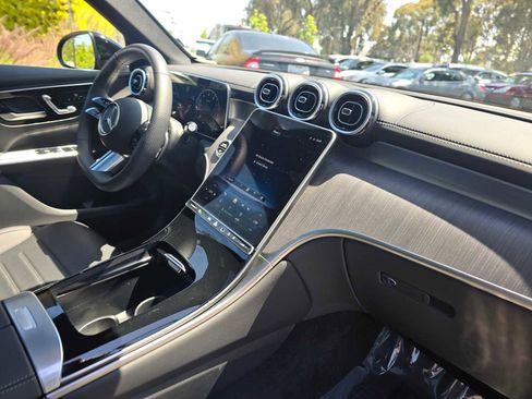 Used 2026 Mercedes-Benz GLC 300 4MATIC image 18