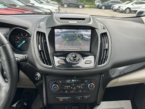 Used 2017 Ford Escape Titanium FWD image 10