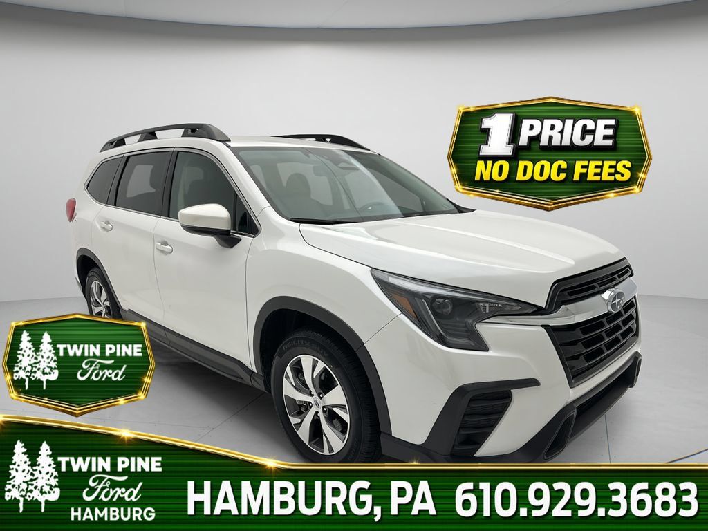 Used 2025 Subaru Ascent Premium AWD/4WD image 1