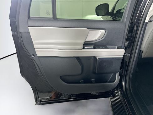Used 2025 Ford Expedition Max Active AWD/4WD image 28
