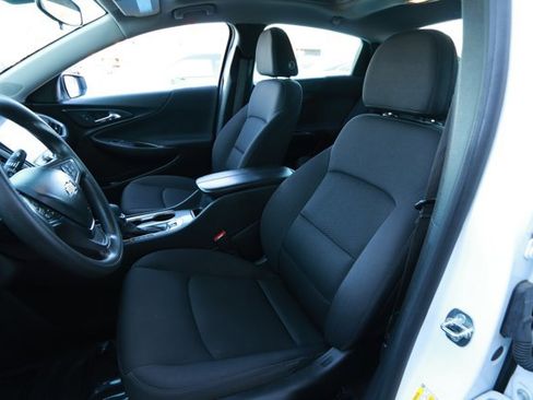 Used 2023 Chevrolet Malibu LT image 24