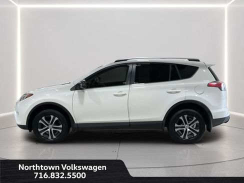 Used 2016 Toyota RAV4 LE AWD/4WD image 2