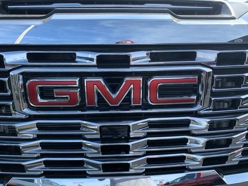 New 2026 GMC Sierra 3500 Denali w/ Denali Reserve Package image 10