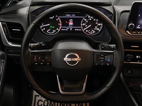 Certified 2025 Nissan Rogue SV image 15