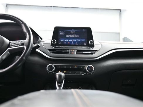 Used 2021 Nissan Altima 2.0 SR image 14