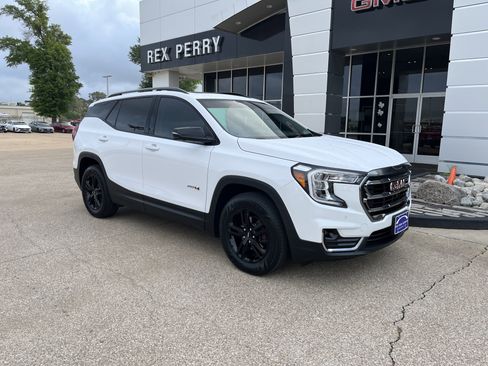 Used 2024 GMC Terrain AT4 w/ Infotainment Package II image 2