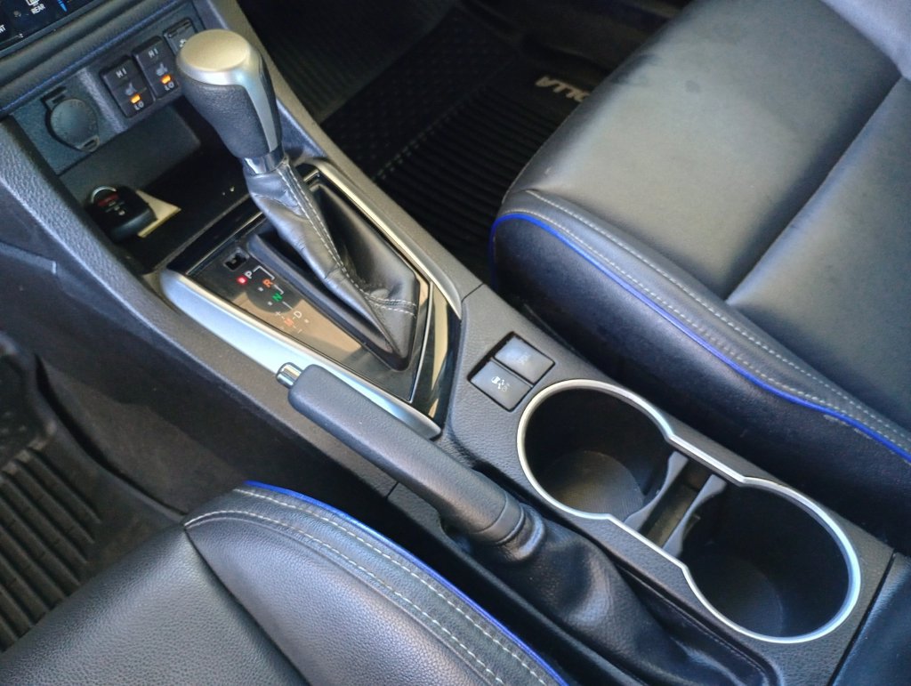 Used 2019 Toyota Corolla XSE FWD image 18