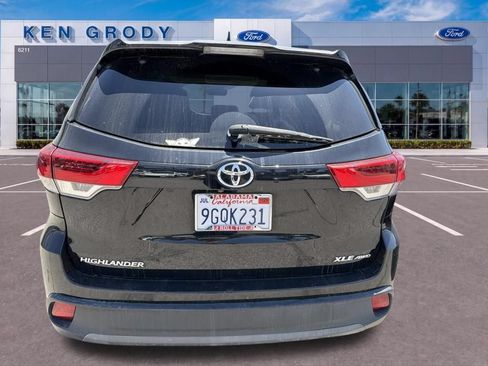 Used 2018 Toyota Highlander XLE AWD/4WD image 8