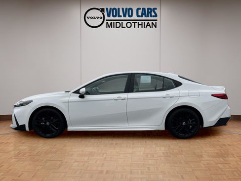 Used 2025 Toyota Camry SE FWD image 22