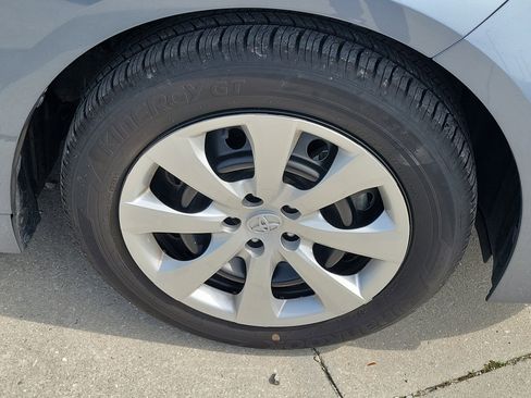 Used 2025 Toyota Corolla LE FWD image 8