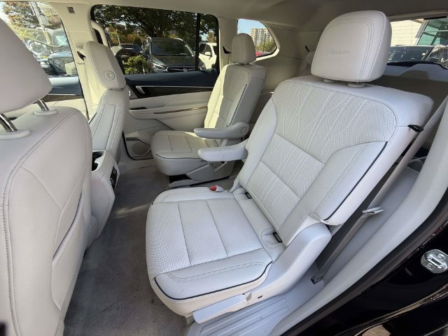 Used 2025 Buick Enclave Avenir w/ Super Cruise Package FWD image 11
