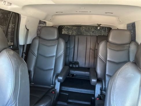 Used 2020 Cadillac Escalade Luxury AWD/4WD image 48