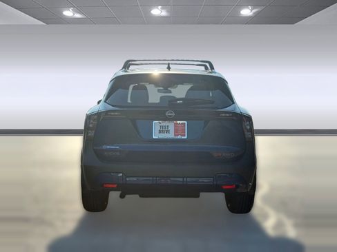 New 2026 Nissan Kicks SR w/ Cold Weather Package image 9