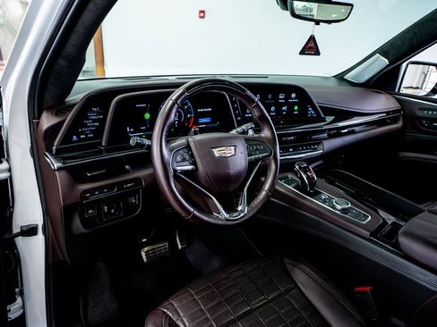 Used 2023 Cadillac Escalade V w/ LPO, ONYX Package image 39