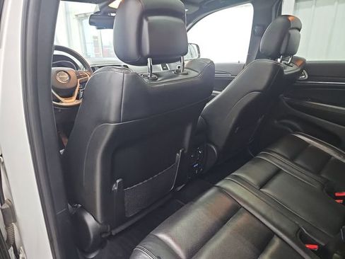 Used 2014 Jeep Grand Cherokee Limited w/ Luxury Group II AWD/4WD image 34