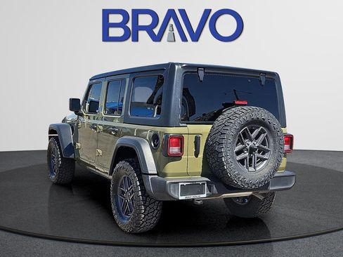 Used 2025 Jeep Wrangler Sport S image 5