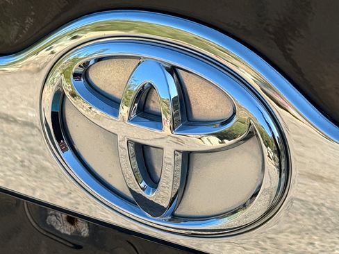 Used 2012 Toyota Camry XLE image 30