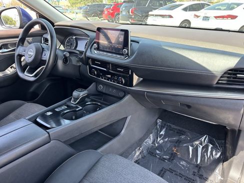 Used 2022 Nissan Rogue SV FWD image 10