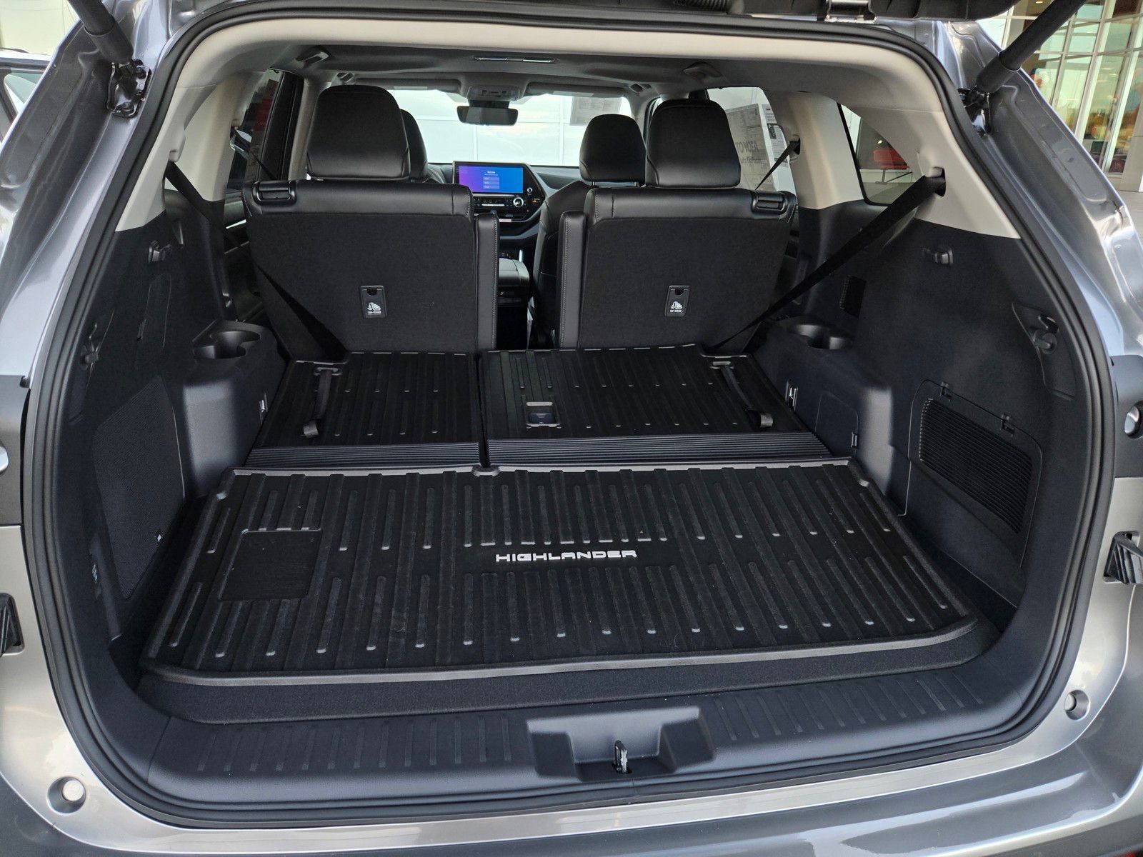 Used 2026 Toyota Highlander Limited AWD/4WD image 25
