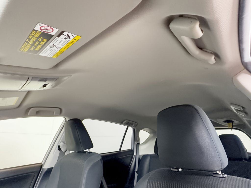Used 2018 Toyota RAV4 LE w/ Carpet Mat Package AWD/4WD image 27