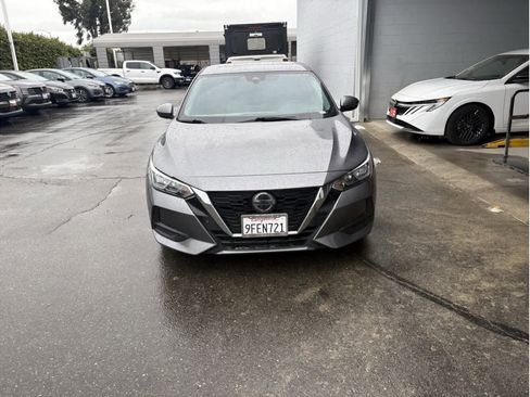 Used 2023 Nissan Sentra SV w/ SV Premium Package image 11