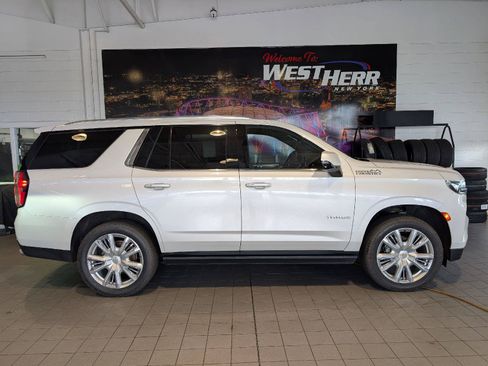 Used 2022 Chevrolet Tahoe High Country AWD/4WD image 12