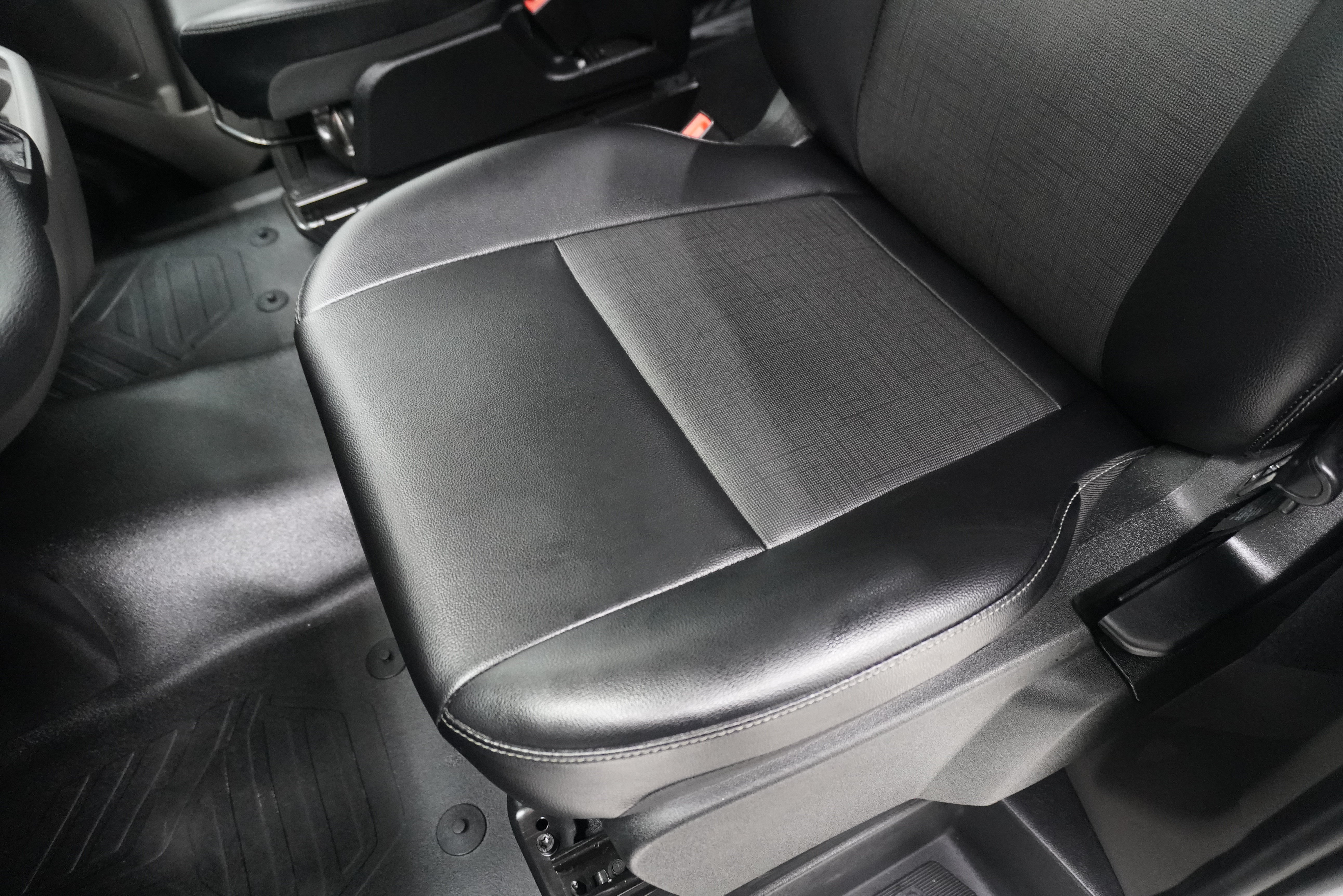Used 2024 Ford Transit 150 148 Medium Roof w/ Load Area Protection Package RWD image 10