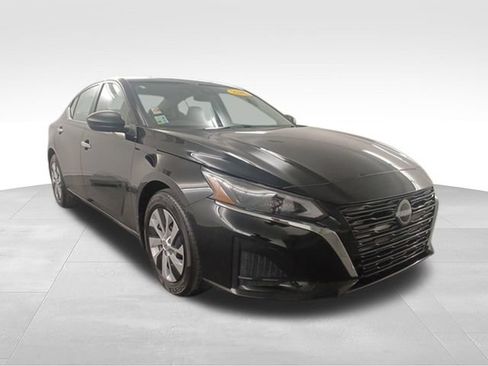 Used 2025 Nissan Altima 2.5 S FWD image 4