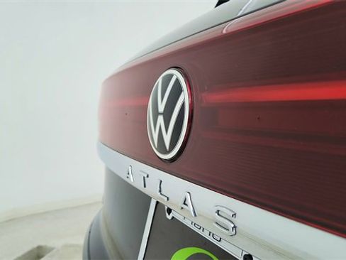Used 2024 Volkswagen Atlas Cross Sport SEL Premium R-Line image 18