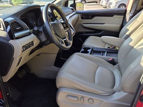 Used 2023 Honda Odyssey Touring image 9
