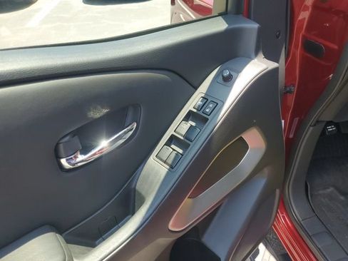 Used 2022 Nissan Frontier SV AWD/4WD image 13