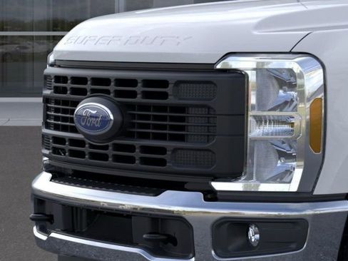 New 2026 Ford F250 XL w/ XL Chrome Package image 21