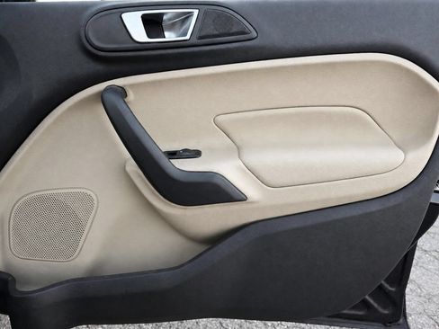 Used 2014 Ford Fiesta SE FWD image 37