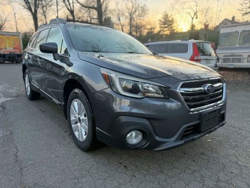 Used 2019 Subaru Outback 2.5i Premium image 3