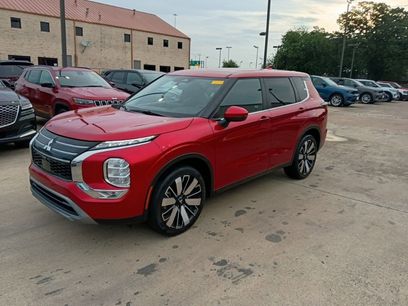 Used 2025 Mitsubishi Outlander SE