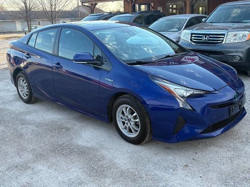 Used 2016 Toyota Prius Four Touring image 4