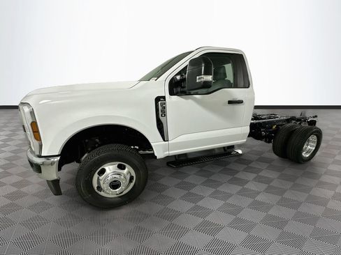 New 2026 Ford F350 XL w/ XL Chrome Package AWD/4WD image 24