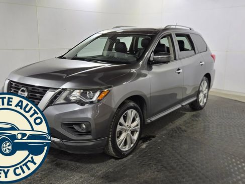 Used 2018 Nissan Pathfinder SL w/ SL Premium Package image 4