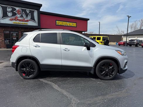 Used 2018 Chevrolet Trax LT w/ Redline Edition image 8
