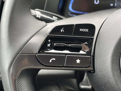 Certified 2025 Hyundai Elantra Sport FWD image 10