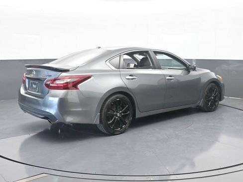 Used 2018 Nissan Altima 2.5 SR w/ SR Midnight Edition image 6