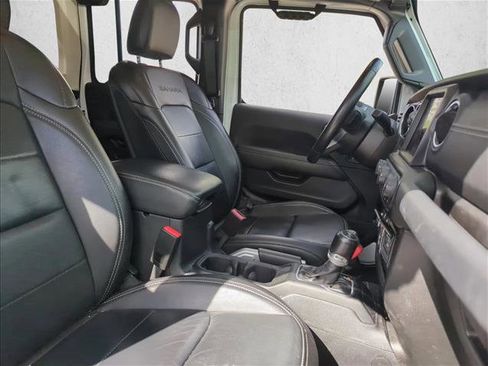 Used 2022 Jeep Wrangler Unlimited Sahara w/ Cold Weather Group image 27