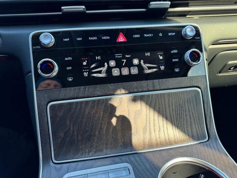 Certified 2025 Genesis GV80 3.5T Advanced image 20