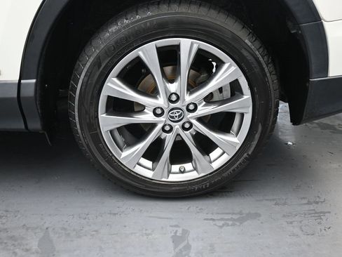 Used 2016 Toyota RAV4 Limited image 11