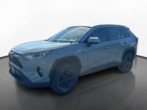 Used 2021 Toyota RAV4 XLE w/ XLE Grade Weather Package AWD/4WD image 7