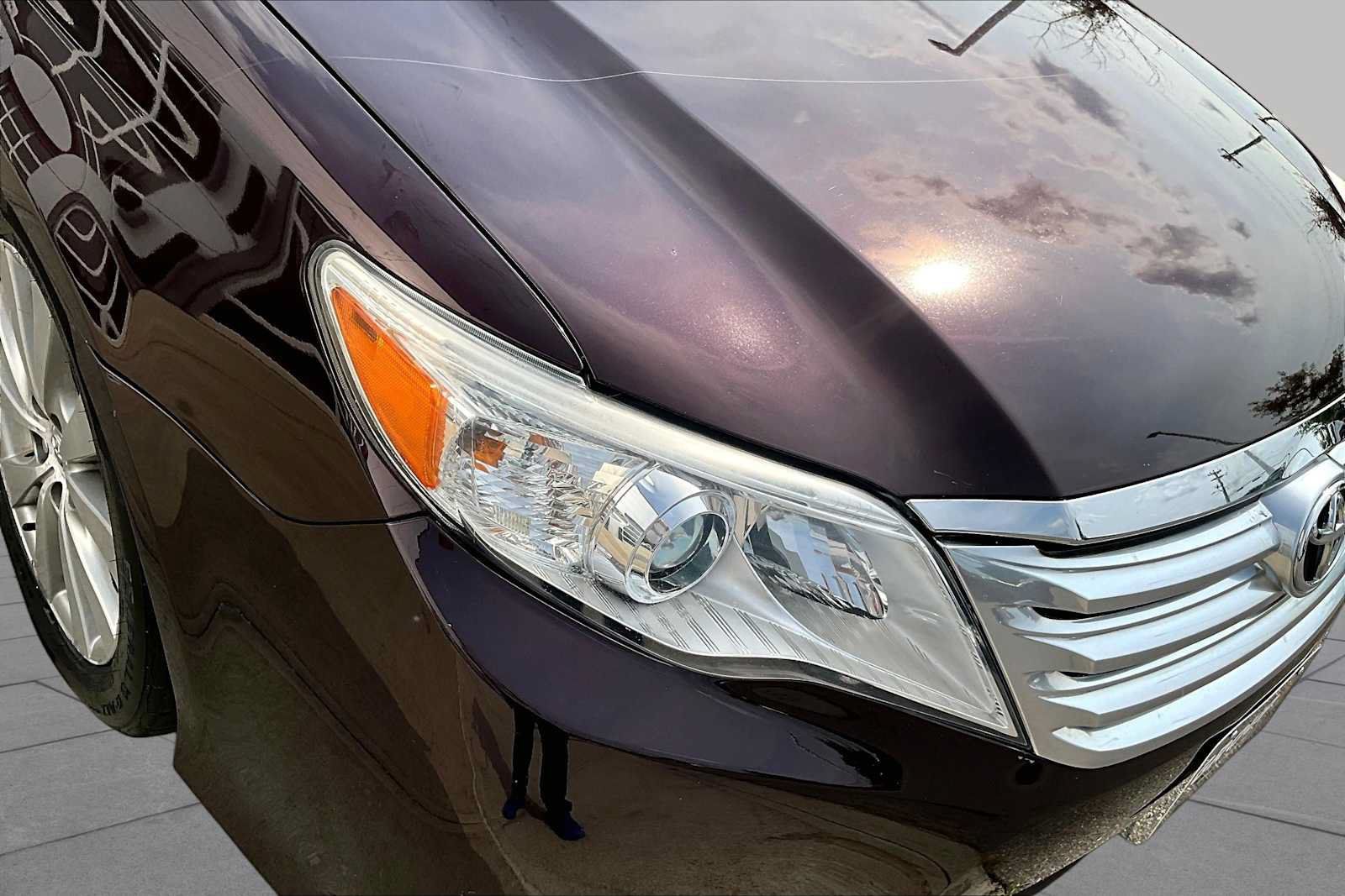 Used 2011 Toyota Avalon Limited FWD image 26